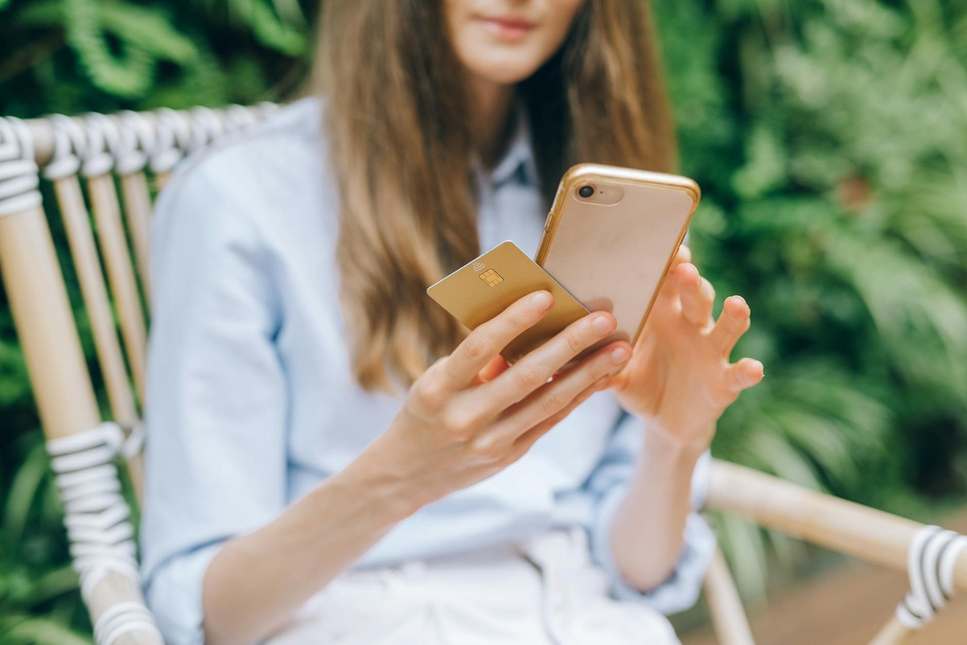 The Psychology of Smart Phone Buying: Why We Choose Wrong Every Time