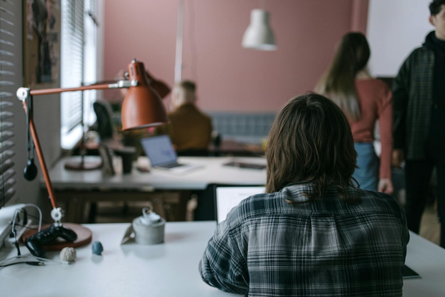 Coworking spaces vs home office: the real productivity and cost comparison