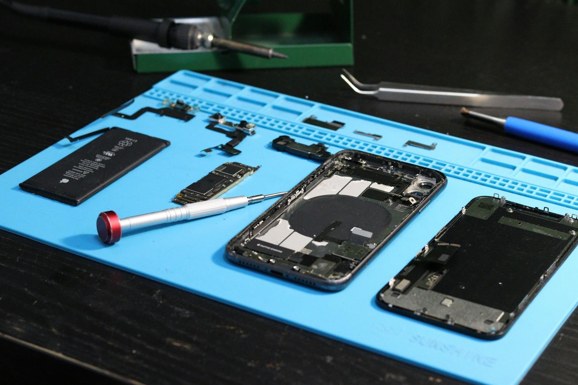 Your $1,200 iPhone Just Became Repairable — Thanks to These Secret Wins