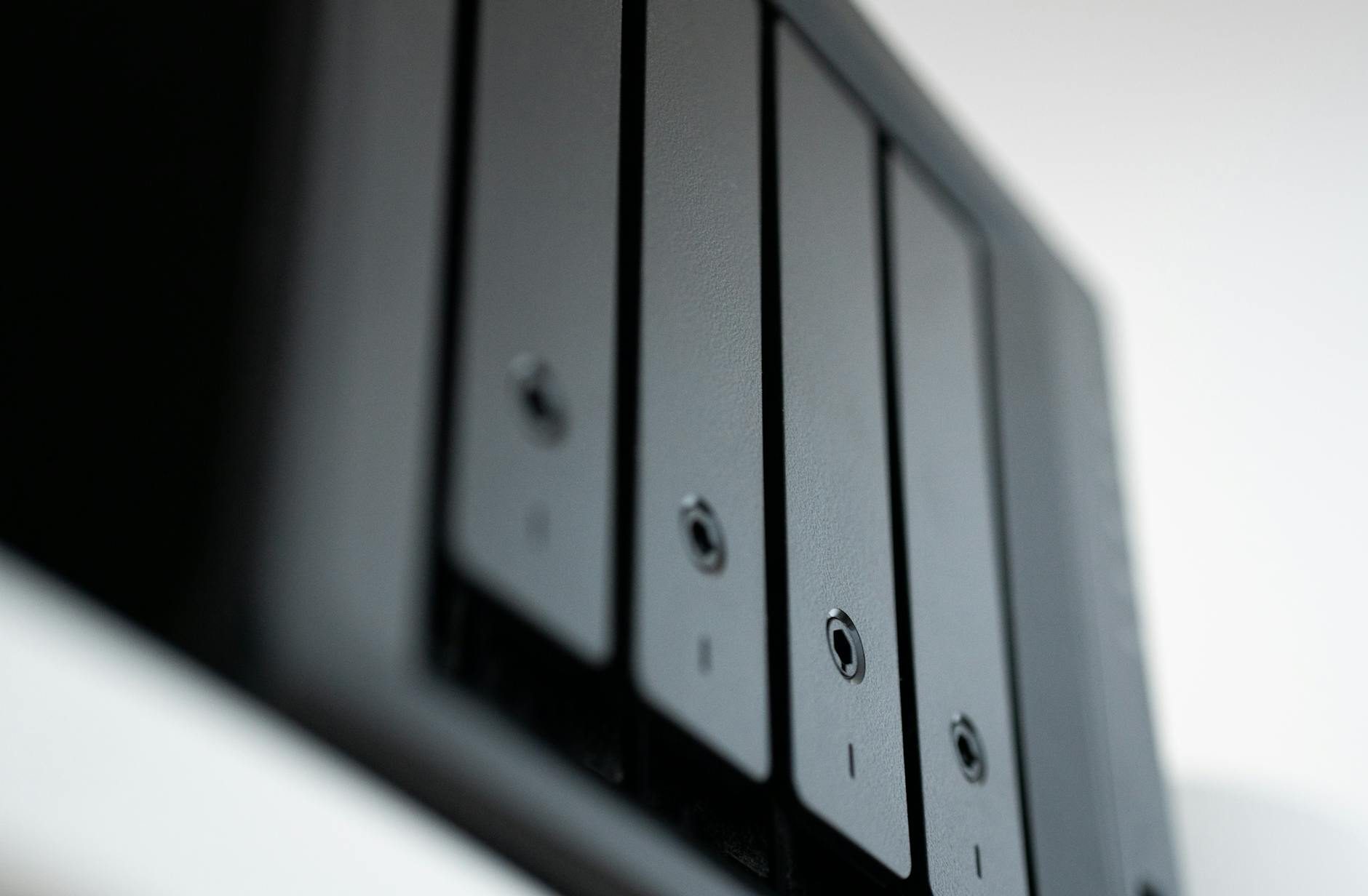 Why 99% of Backup Strategies Fail Against Ransomware (The 3-2-1 Fix)