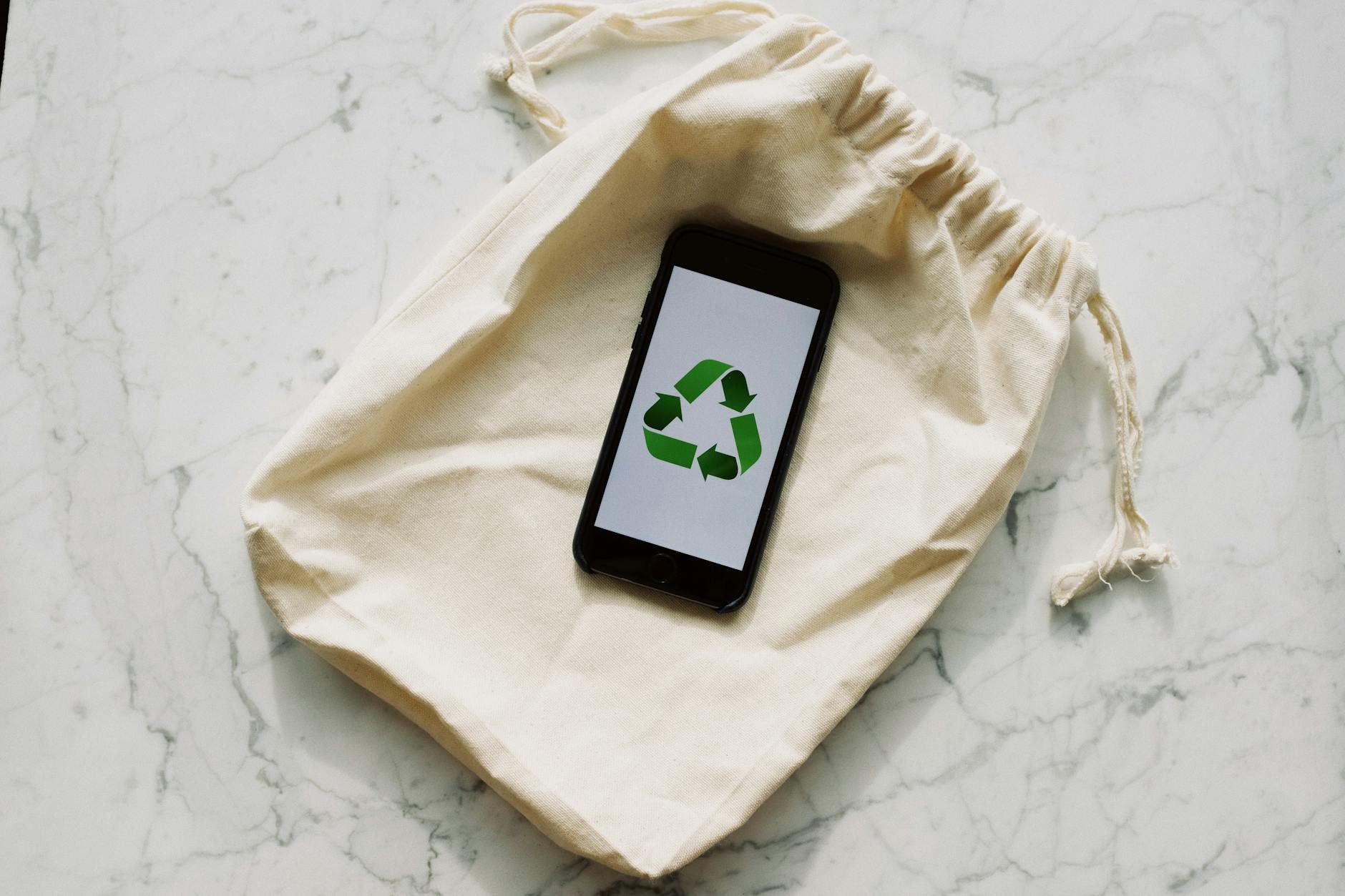 5 Carbon Footprint Apps I Tested For 6 Months: Here's What Actually Happened