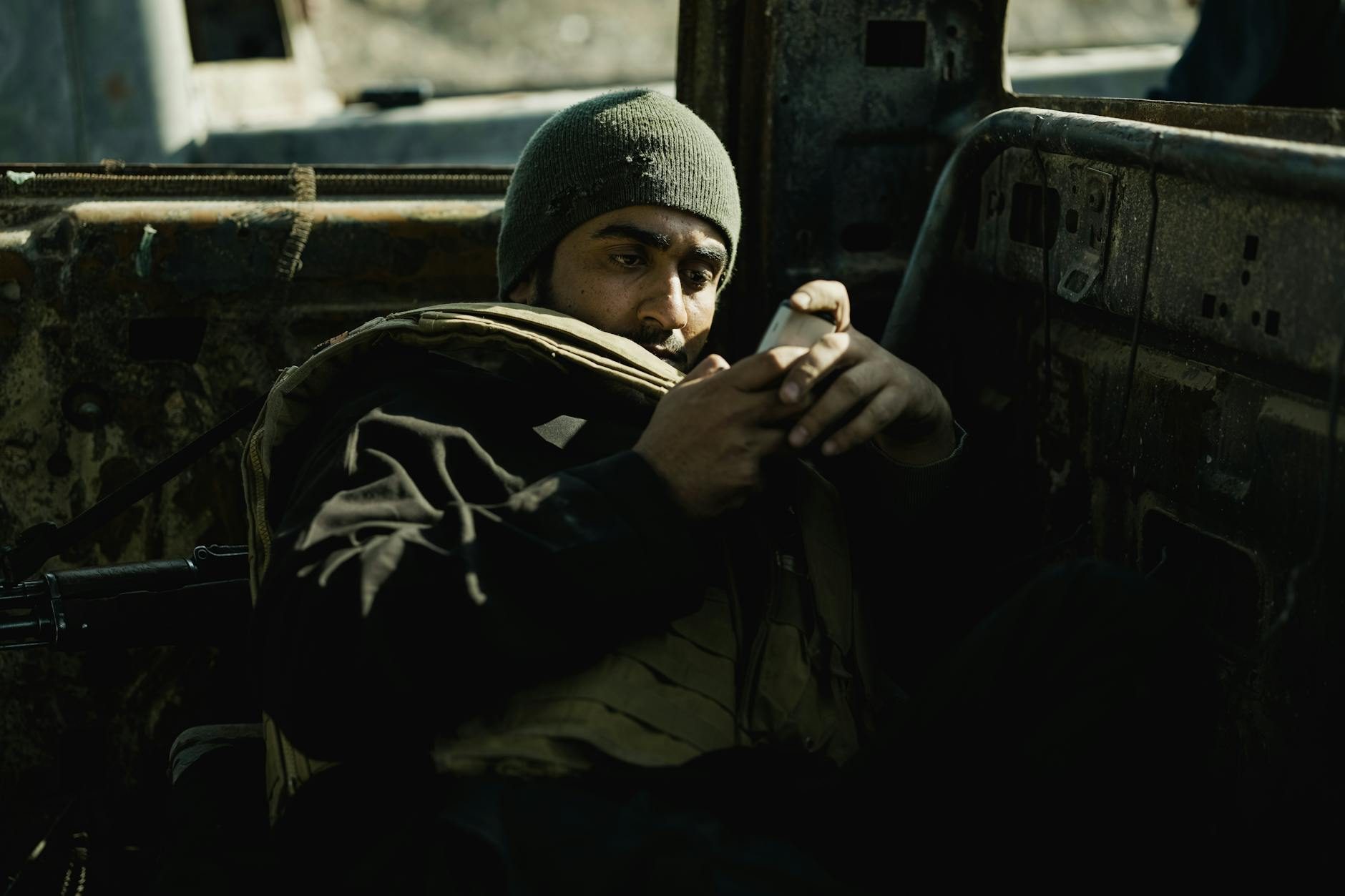 Your Phone's Betrayal: 7 Stealth Tactics Killing Your Focus