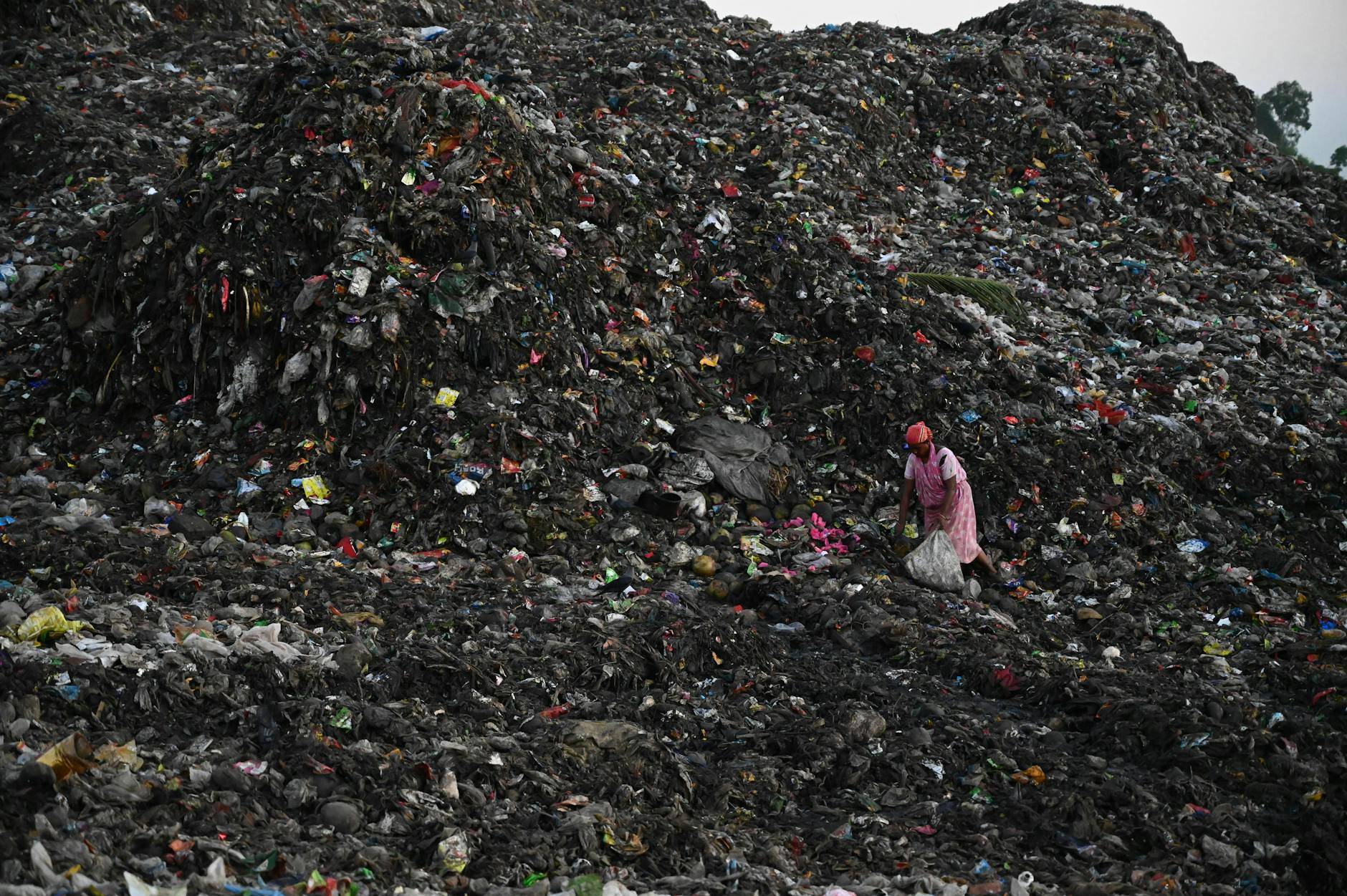 E-Waste in Ghana — What Happens to Your Old Phones and How to Dispose of Them Responsibly