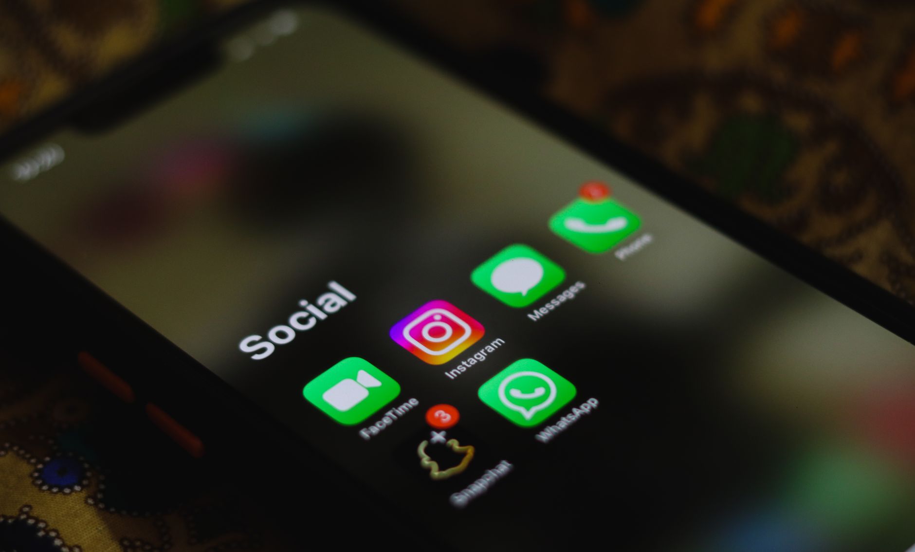 How I Cut My Phone Apps From 147 to 23 and Actually Started Getting Things Done