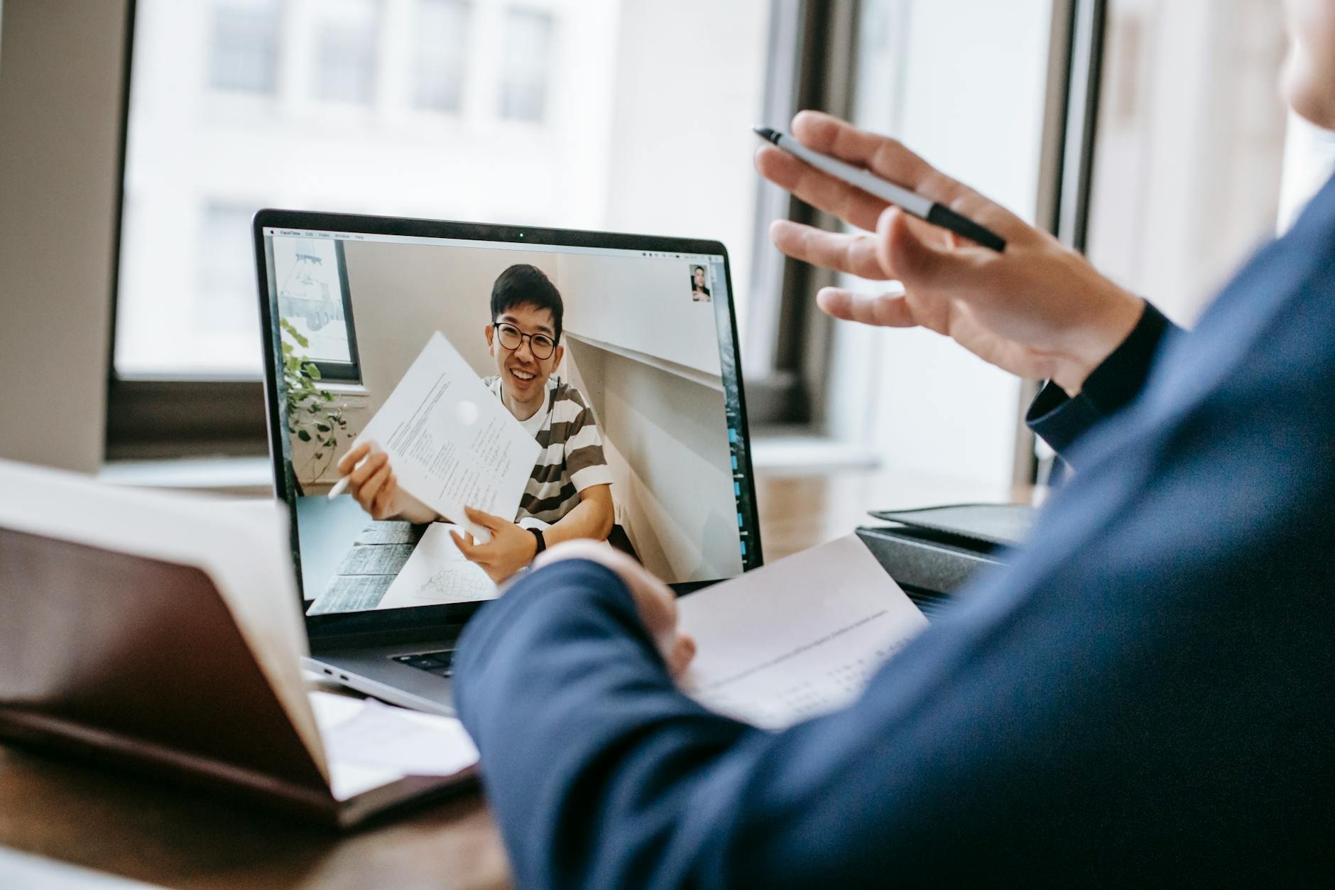 Video Call Etiquette That Professional Remote Workers Follow